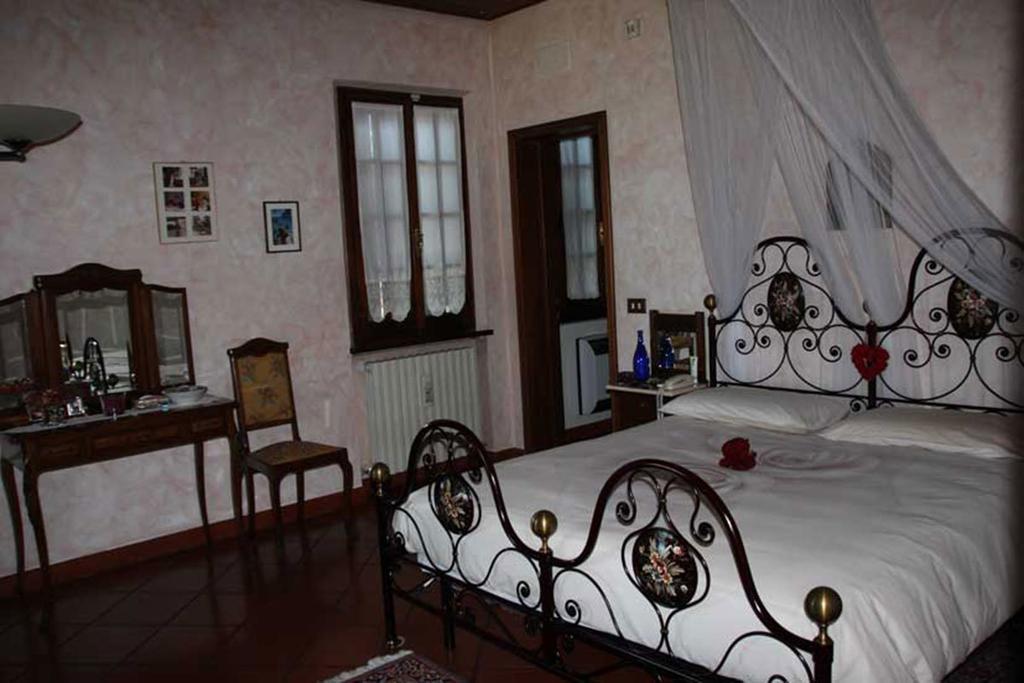 Villa Dolcevita San Costanzo Rum bild