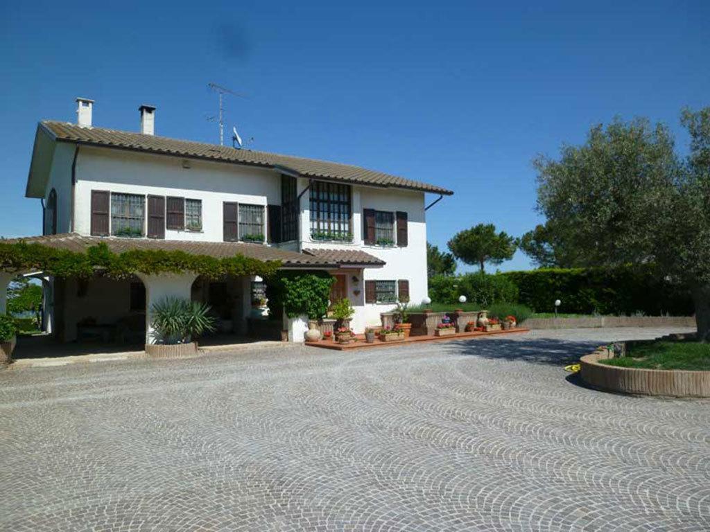 Villa Dolcevita San Costanzo Exteriör bild