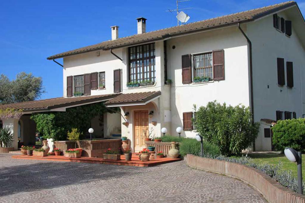 Villa Dolcevita San Costanzo Exteriör bild
