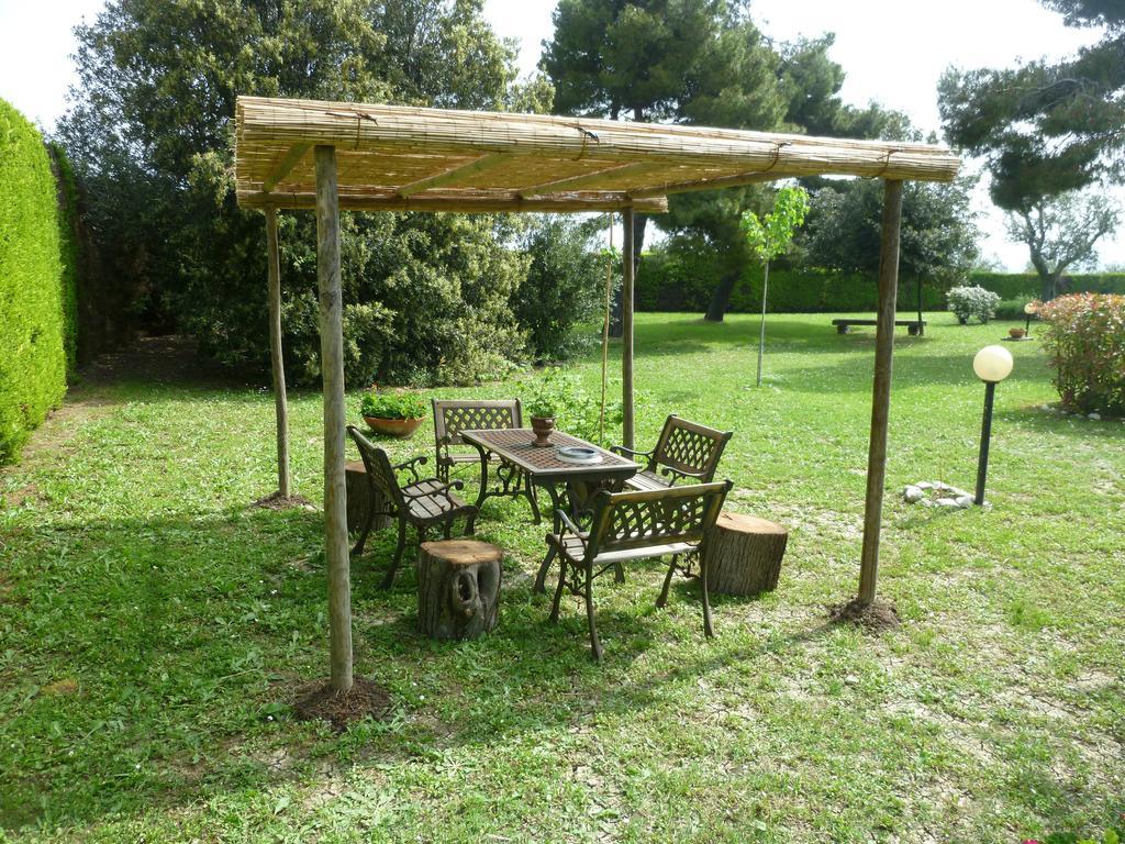Villa Dolcevita San Costanzo Exteriör bild