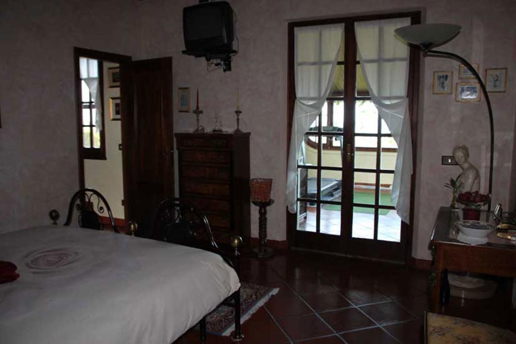 Villa Dolcevita San Costanzo Rum bild